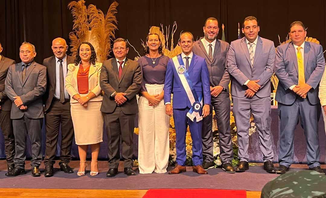 Zequinha Lima é empossado para novo mandato: “O filho de simples produtores rurais pode ser o prefeito de Cruzeiro do Sul”