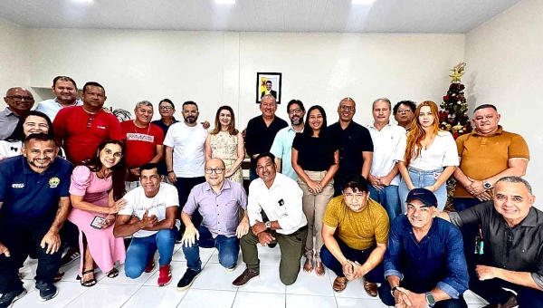 Segov alinha projetos para 2025 com deputada federal Socorro Neri