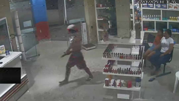 Menor confessa outros furtos após ser apreendido por roubo a farmácia no centro de Sena Madureira