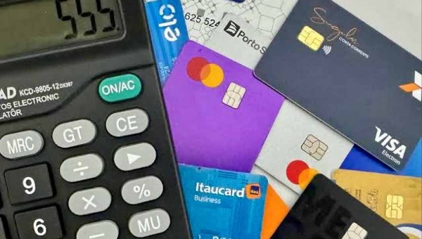 Operadoras de cartão e instituições de pagamento devem informar movimentações financeiras à Receita Federal