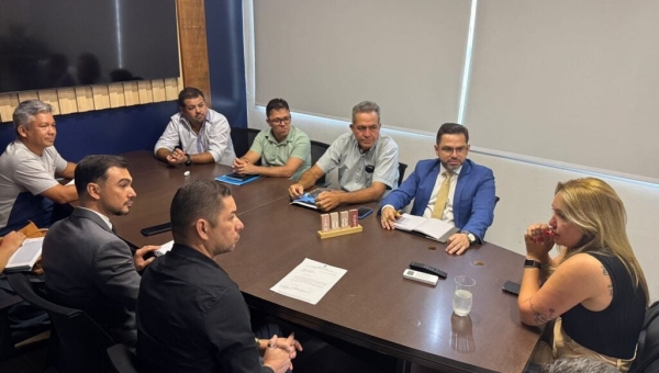 Deracre e Prefeitura de Porto Acre firmam parceria para melhorias em ramais, ruas, portos e balsas