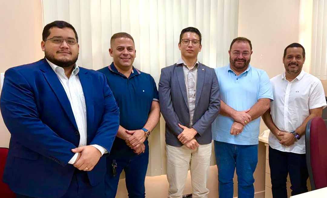 Prefeito de Boca do Acre, Frank Barros, realiza visita institucional ao promotor de Justiça Marcos Patrick