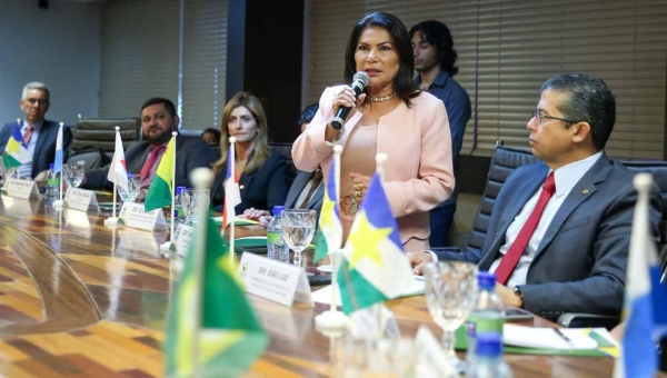 Antonia Sales é empossada como vice-presidente da Unale em Brasília; primeira mulher acreana a ocupar o cargo