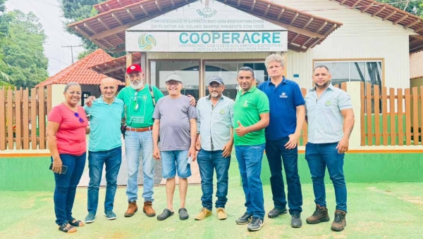 Cooperados da Cooperxapuri recebem pagamento de bonificação por serviços socioambientais