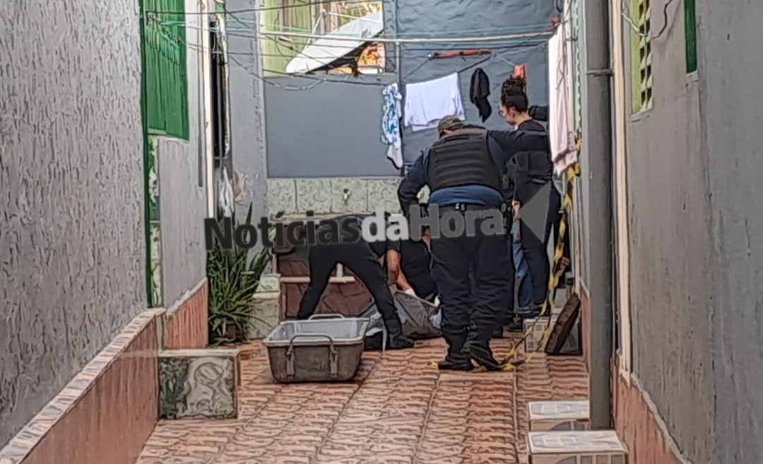 Homem em fuga na Baixada da Habitasa, em Rio Branco, sobe em telhados e morre após queda