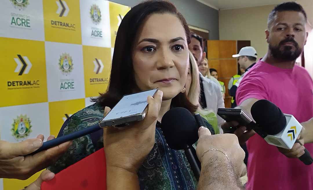 Mailza entrega coletes para mototáxis, habilitações da CNH Social e sanciona isenção do licenciamento para mototaxistas