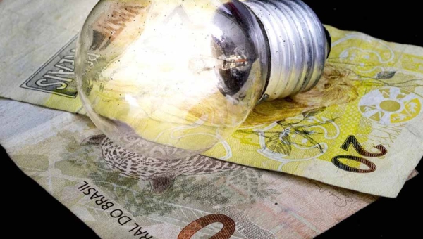 Desconto para milhões nas contas de luz: veja se você tem direito