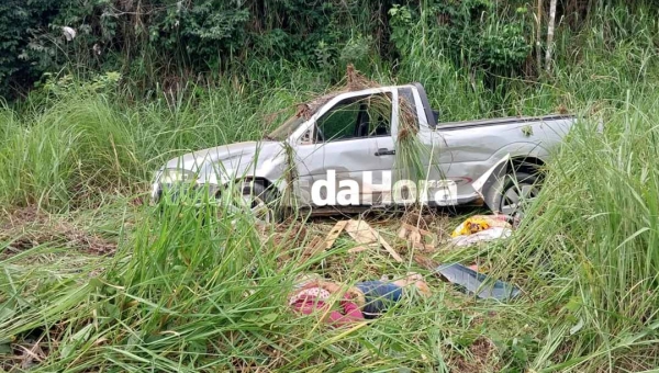 TRAGÉDIA NA BR-317: Mulher morre em colisão entre picape e carreta na Estrada do Pacífico