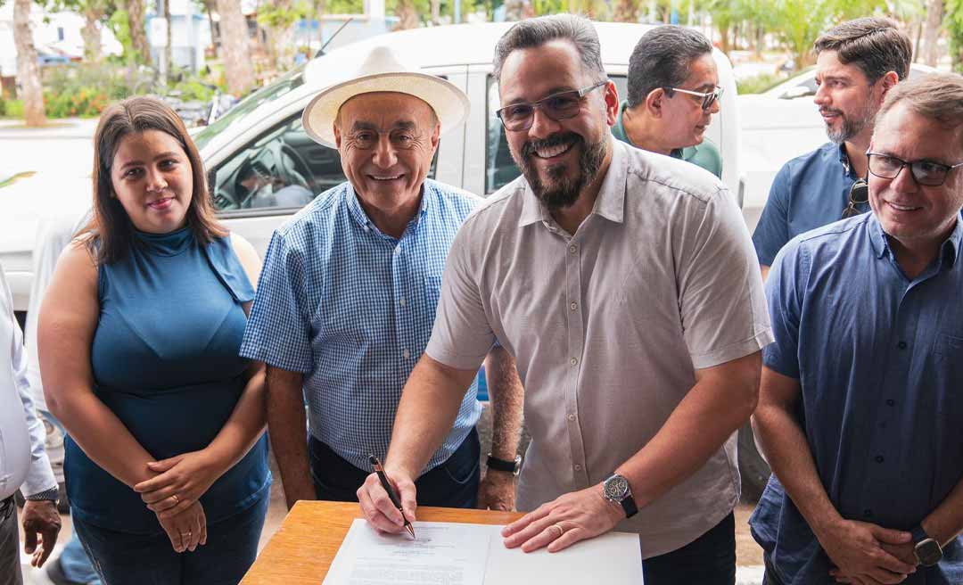 Alan Rick garante recurso e organização de assistência social ganha caminhonete 0km