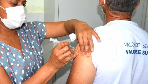 Prefeitura de Rio Branco promove vacinação contra Influenza e lança campanha inspirada no BBB