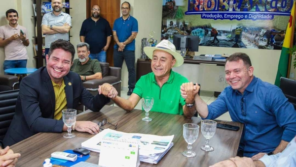 Gladson confirma que Alysson deve assumir Secretaria Municipal de Educação com seu aval e diz que PP vai ocupar outros espaços na prefeitura