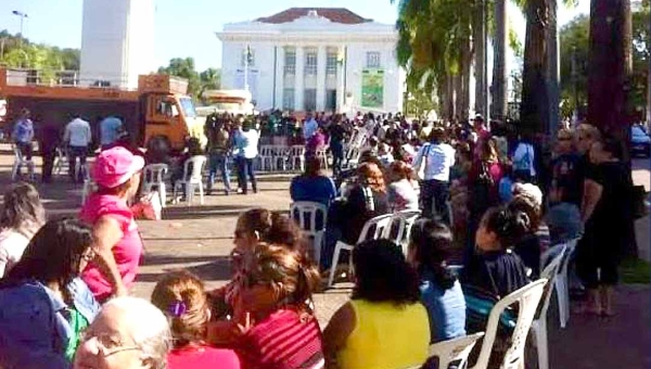 Servidores da Educação no Acre ameaçam paralisação: Categoria exige reposição salarial imediata