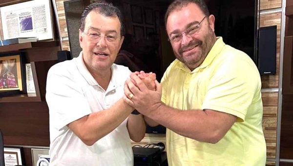 Prefeito de Boca do Acre, Frank Barros, do MDB, se reúne com senadores em Manaus