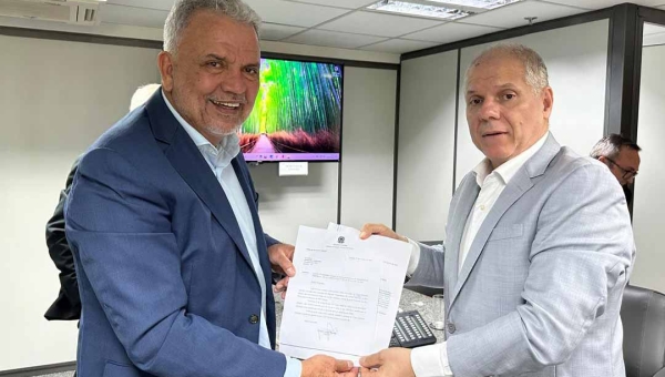 Petecão garante visita do presidente do INSS ao Acre para reforçar atendimento do PrevBarco