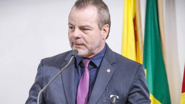 Longo quer pôr fim ao isolamento rodoviário de municípios do Acre e propõe audiência pública