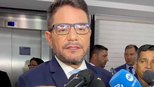 Afirmando ser o ano da execução, Gladson Cameli destaca importância do Legislativo estadual durante posse da nova diretoria da Aleac