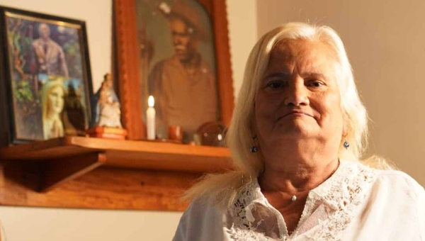 Rezadeira que se dedica a curar pessoas há 50 anos no Acre ganha curta-metragem em sua homenagem: ‘Conhecimento passado de geração para geração’