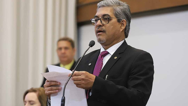 No retorno da Aleac, Edvaldo Magalhães diz que oposição é ‘construtora de soluções’ e lembra desafios na Educação e Saúde