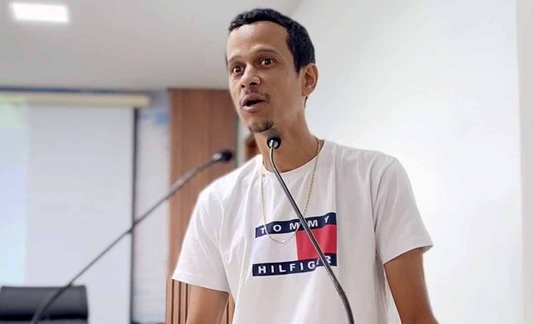 “Antes nós corríamos com medo das facções, hoje nós estamos correndo com medo da RBTrans”, desabafou motoboy na Câmara de Rio Branco