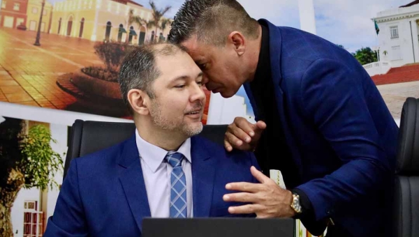 48 horas sem trabalho! Com criação de três blocos, sessão continua suspensa na Câmara de Rio Branco para formação de comissões