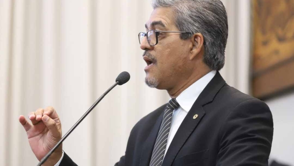 Edvaldo diz que Gladson antecipa debate sobre 2026 e não poupa nem a mãe do senador Alan Rick