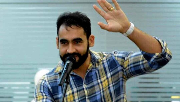 Exonerado do governo Gladson, Gemil reage com tranquilidade, mas pondera: “Desrespeito ao senador Alan Rick”