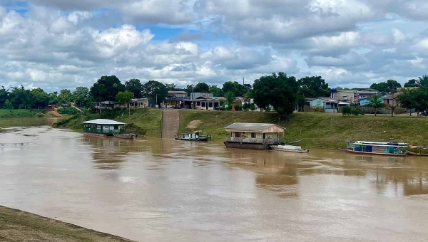 Nível do Rio Acre sobe mais de 3 metros em 24 horas na Capital, alerta Defesa Civil