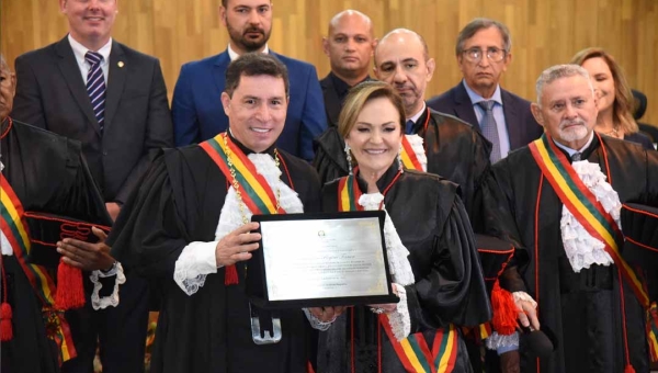 Nova cúpula diretiva do Tribunal de Justiça do Acre é empossada em sessão solene