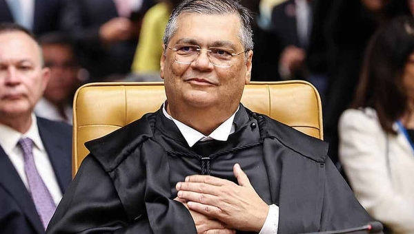 Ministro Flávio Dino critica supersalários no Judiciário e nega auxílio retroativo
