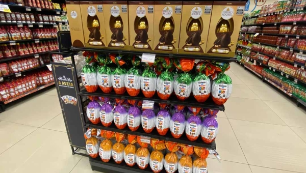 Supermercados de Rio Branco antecipam vendas de ovos de chocolate para a Páscoa