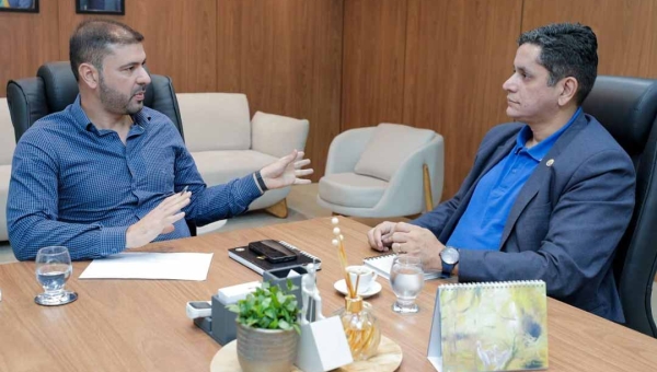 Com projeto do Refis para ser votado, presidente da Aleac recebe secretário da Sefaz e garante celeridade