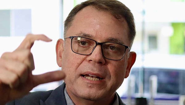 Alysson Bestene anuncia convocação de 241 aprovados nos concursos da Educação de 2019 e 2024