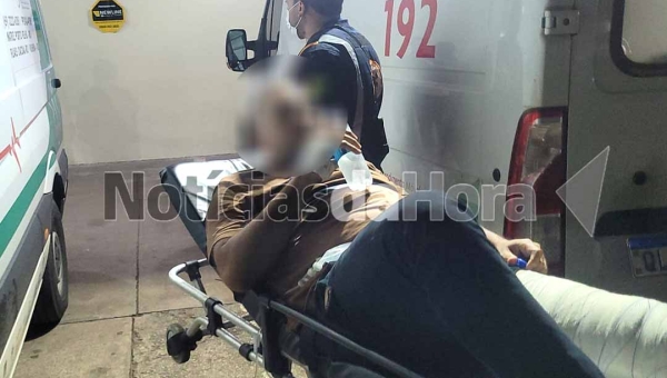 Colisão entre motos deixa dois feridos em Epitaciolândia; acidente ocorreu durante uma conversão