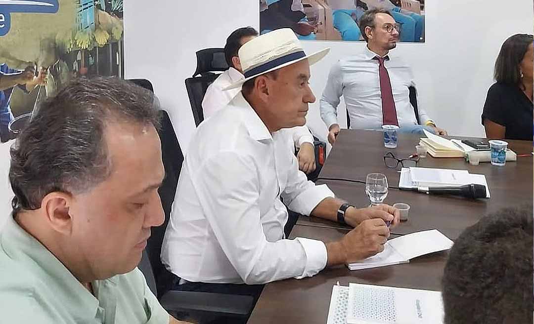 Em videoconferência com empresa alemã, Bocalom trata sobre aquisição de ônibus elétricos