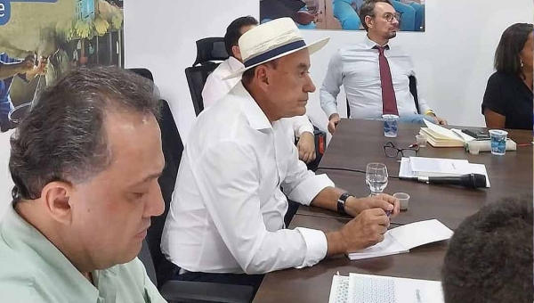 Em videoconferência com empresa alemã, Bocalom trata sobre aquisição de ônibus elétricos