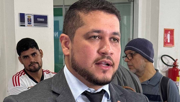 Moacir Júnior celebra convocação de 241 concursados para a Educação em Rio Branco