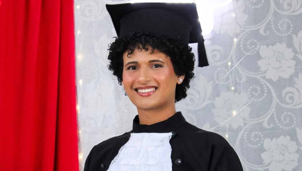 Natural de Cruzeiro do Sul, aprovada no Curso de Direito da Ufac pede ajuda para seguir os estudos na Capital