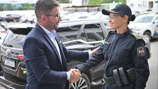 Ao visitar obras do novo anexo do Comando da PM, Gladson reforça compromisso de fortalecer a instituição