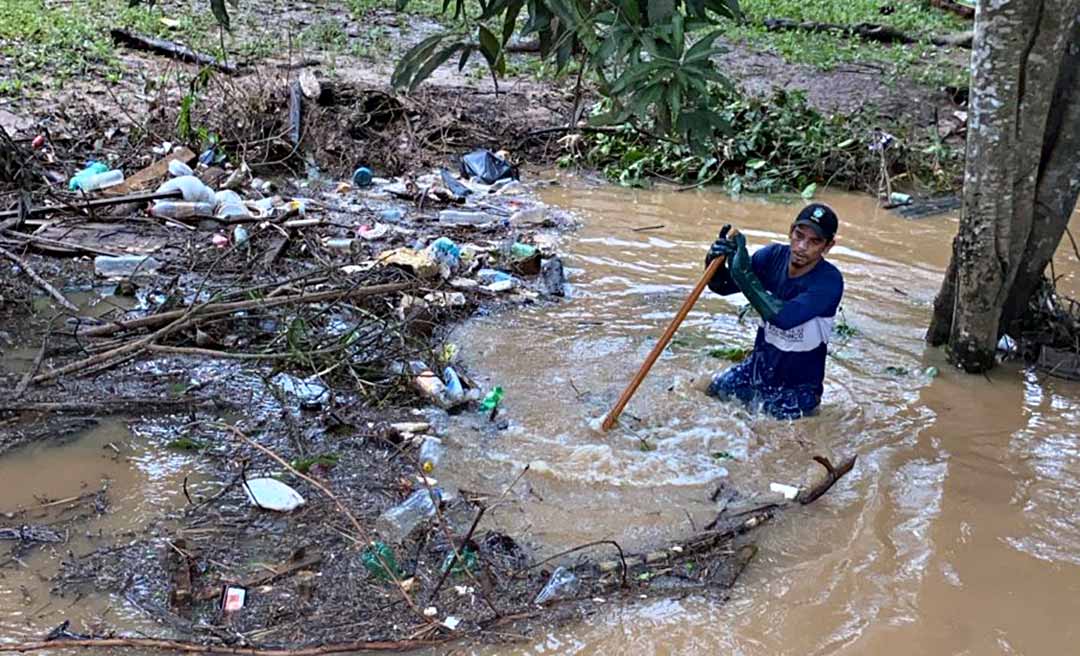 Cheia atinge pelo menos 17 bairros em Rio Branco, diz Defesa Civil; prefeitura mobiliza equipes de apoio