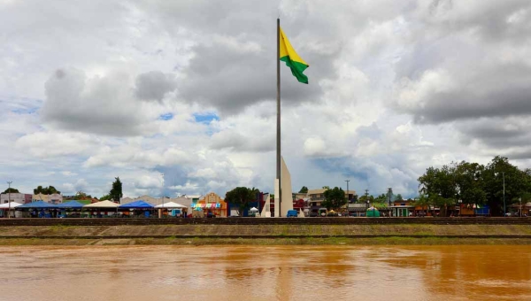 Apesar das intensas chuvas, nível do Rio Acre apresenta leve queda na Capital; manancial diminuiu nove centímetros