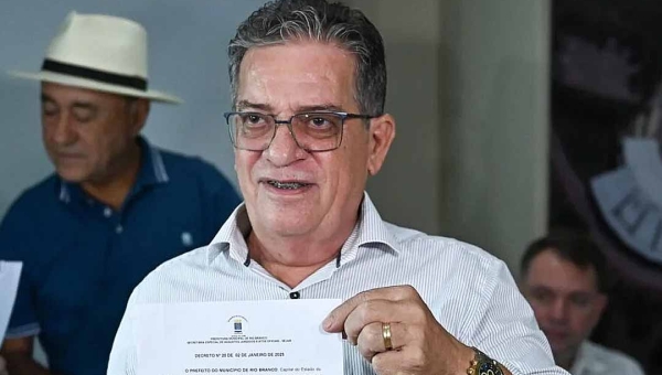 Pastor que chamou jornalistas de “raça de víboras” é exonerado da Educação municipal após Alysson Bestene assumir cargo