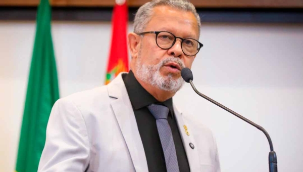 Afonso Fernandes defende modelo de regularização fundiária adotado em Pernambuco e propõe audiência pública na Aleac