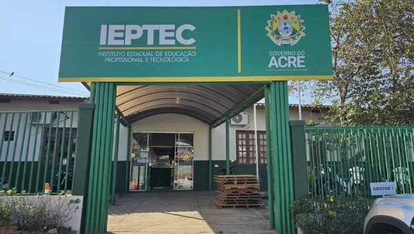 Governo abre inscrições para cursos profissionalizantes para mulheres no Centro de Educação Profissional e Tecnológica, em Rio Branco