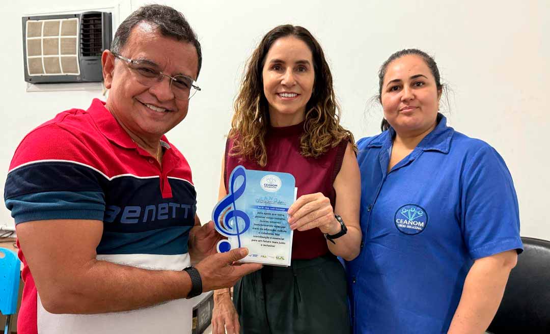 Gonzaga destina emenda que vai beneficiar dezenas de crianças ribeirinhas com curso de informática