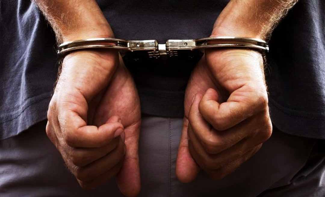 Polícia prende homem que rendeu mulher, roubou celular e a forçou a realizar transferência via PIX 