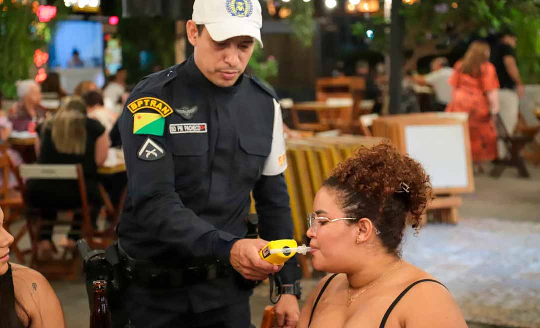 Detran e Polícia Militar realizam ações educativas e de fiscalização nos pontos de folia, bares e restaurantes na capital