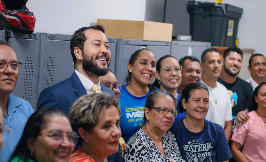 Jarude entrega câmeras de segurança e anuncia equipamento esportivo para escola na capital: “É só o começo”