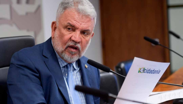 Petecão propõe projeto para reconhecer categorias profissionais aptas a atuar na área da saúde 