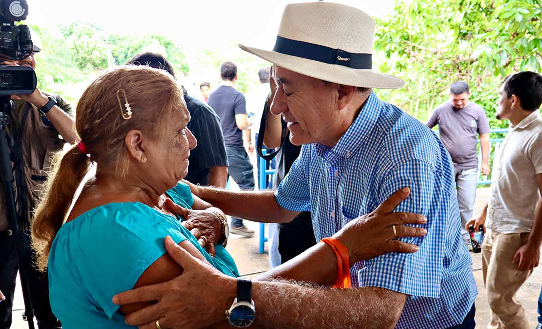 Mulher que perdeu filha e neta em tragédia agradece Bocalom por entregar passarela entre os bairros Ayrton Senna e Aeroporto Velho