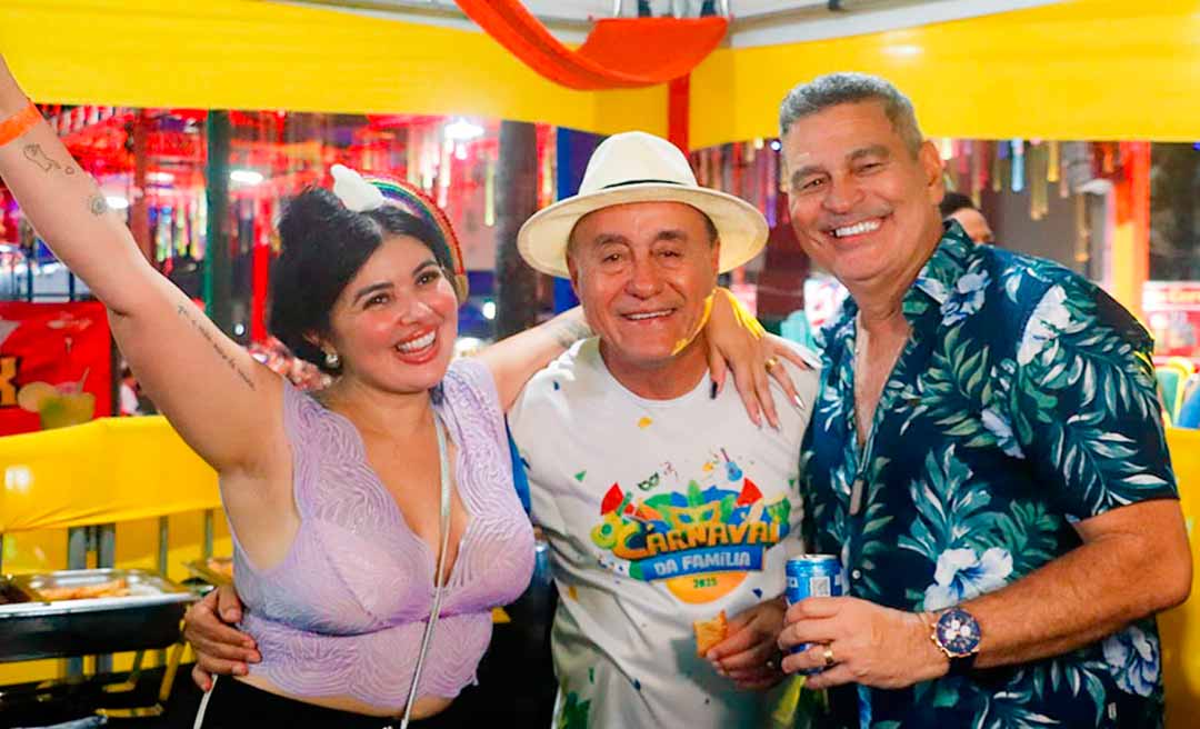 Prefeito Tião Bocalom prestigia segunda noite do Carnaval da Família e é recebido com carinho pelo público